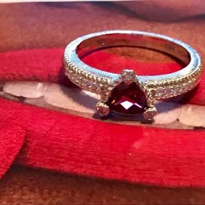 ♥️JUDITH RIPKA TRILLION CUT GARNET & DIAMONIQUE RING